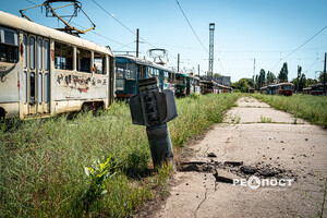 &quot;Кладбище трамваев&quot;: как выглядит Салтовское депо после российских обстрелов (фото) фото 21