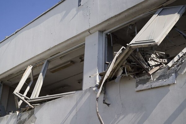Россияне разрушили ракетой педагогический университет в Харькове (фото) фото 1